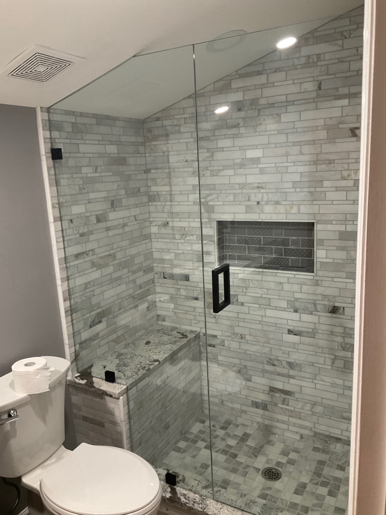 Buttress shower